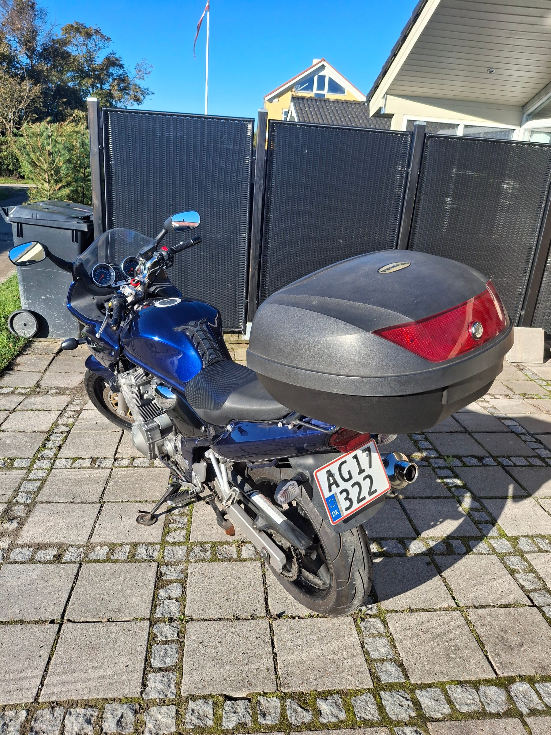 Suzuki GSF 2003